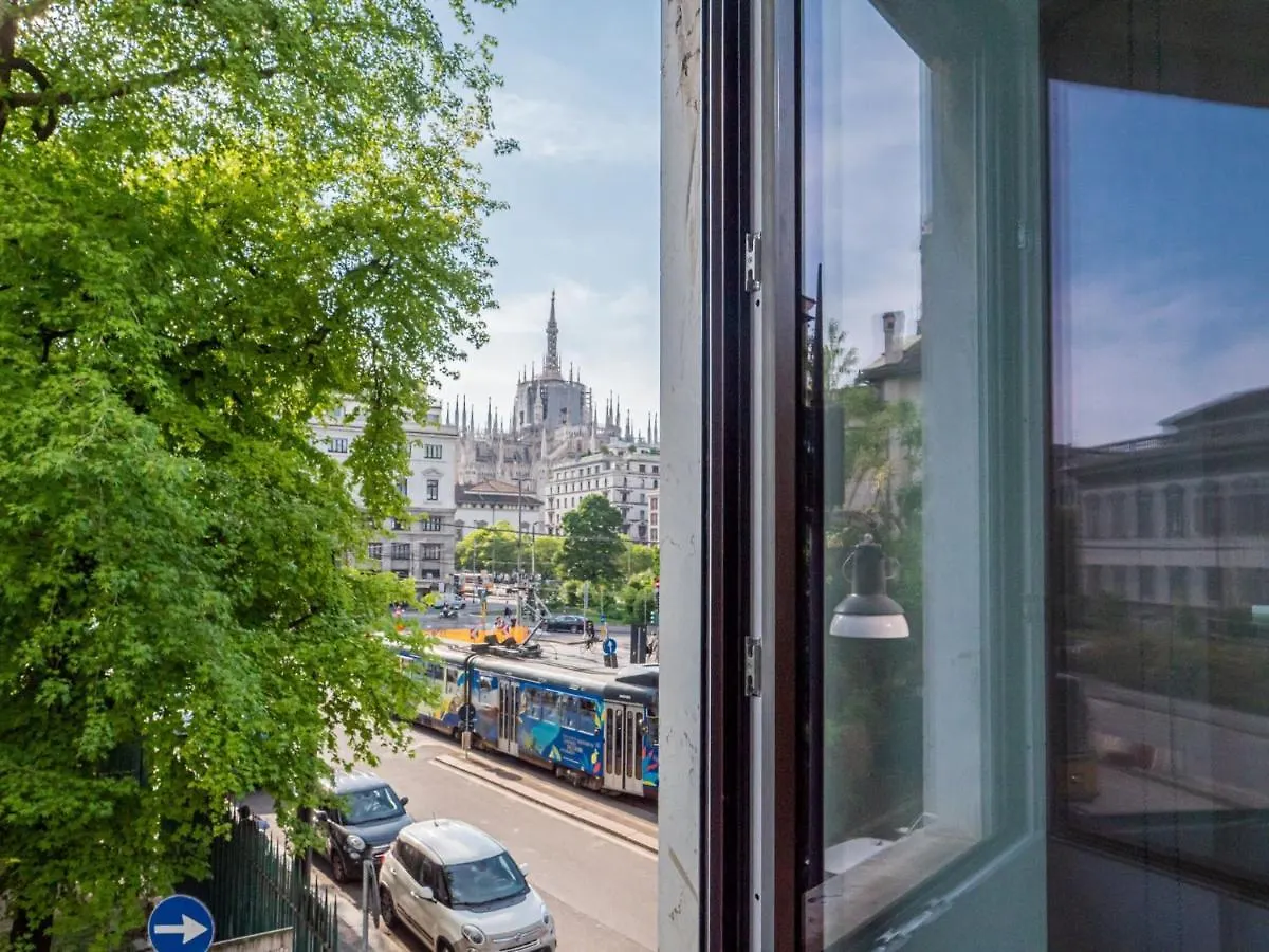 The Best Rent - Duomo deluxe two-bedroom apartment Milano Italia